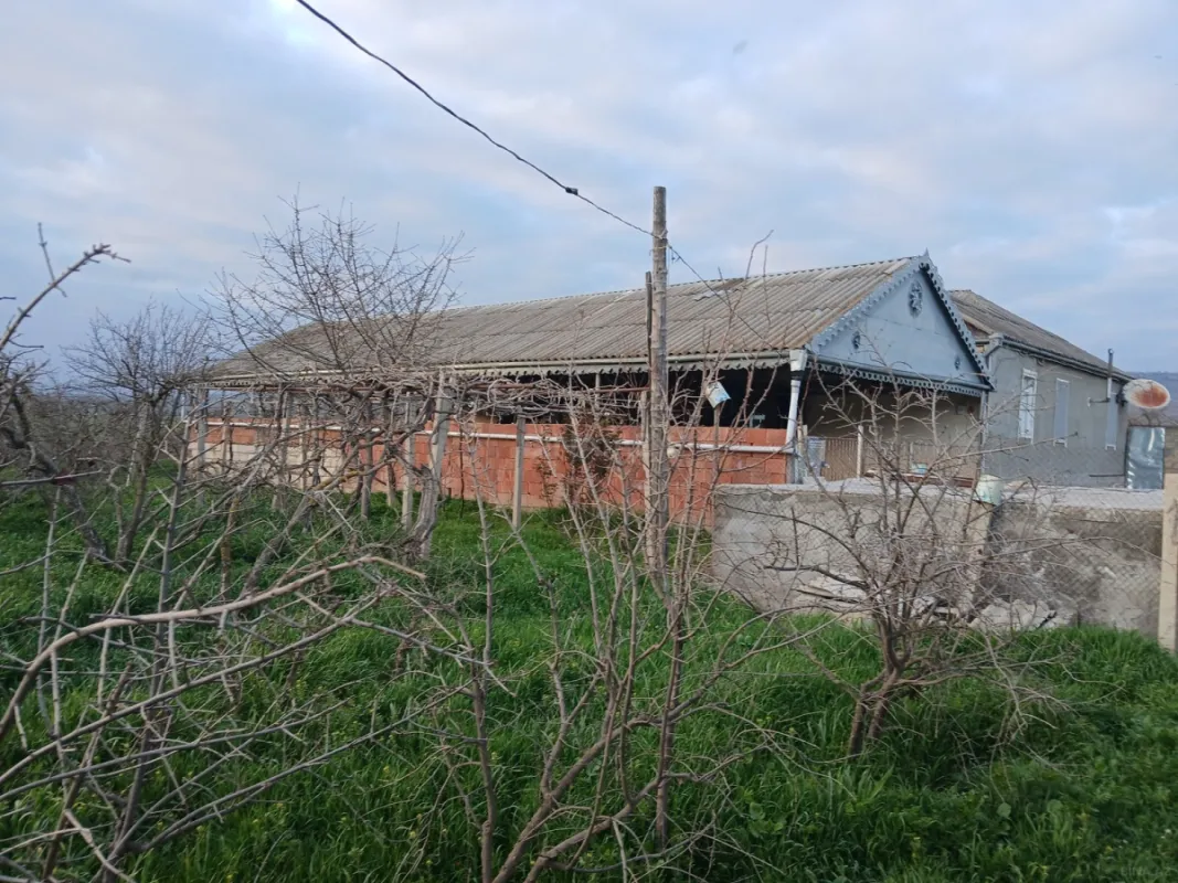 Satılır 6 otaqlı həyət evi 90 m²