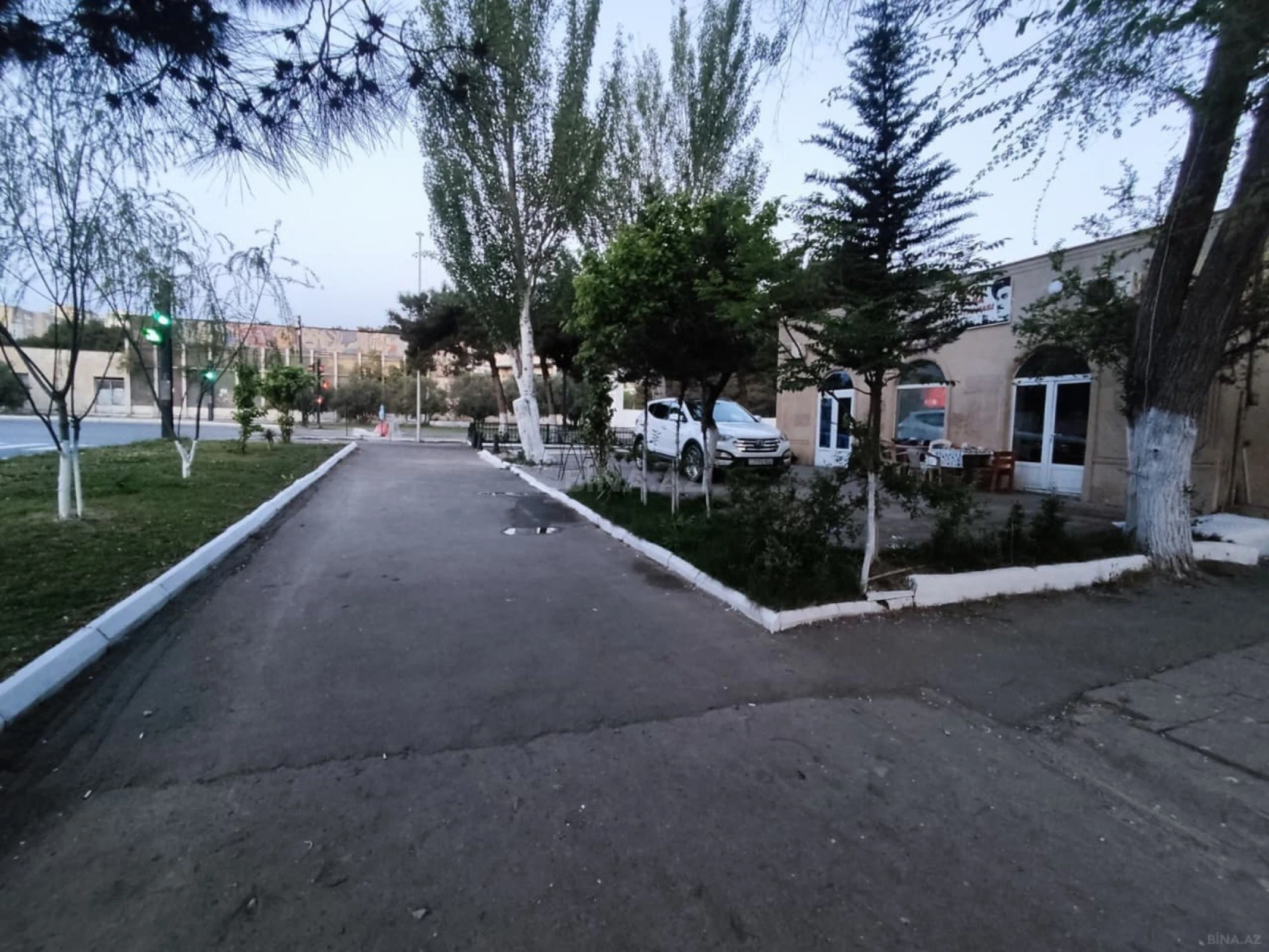 Satılır obyekt 127 m²