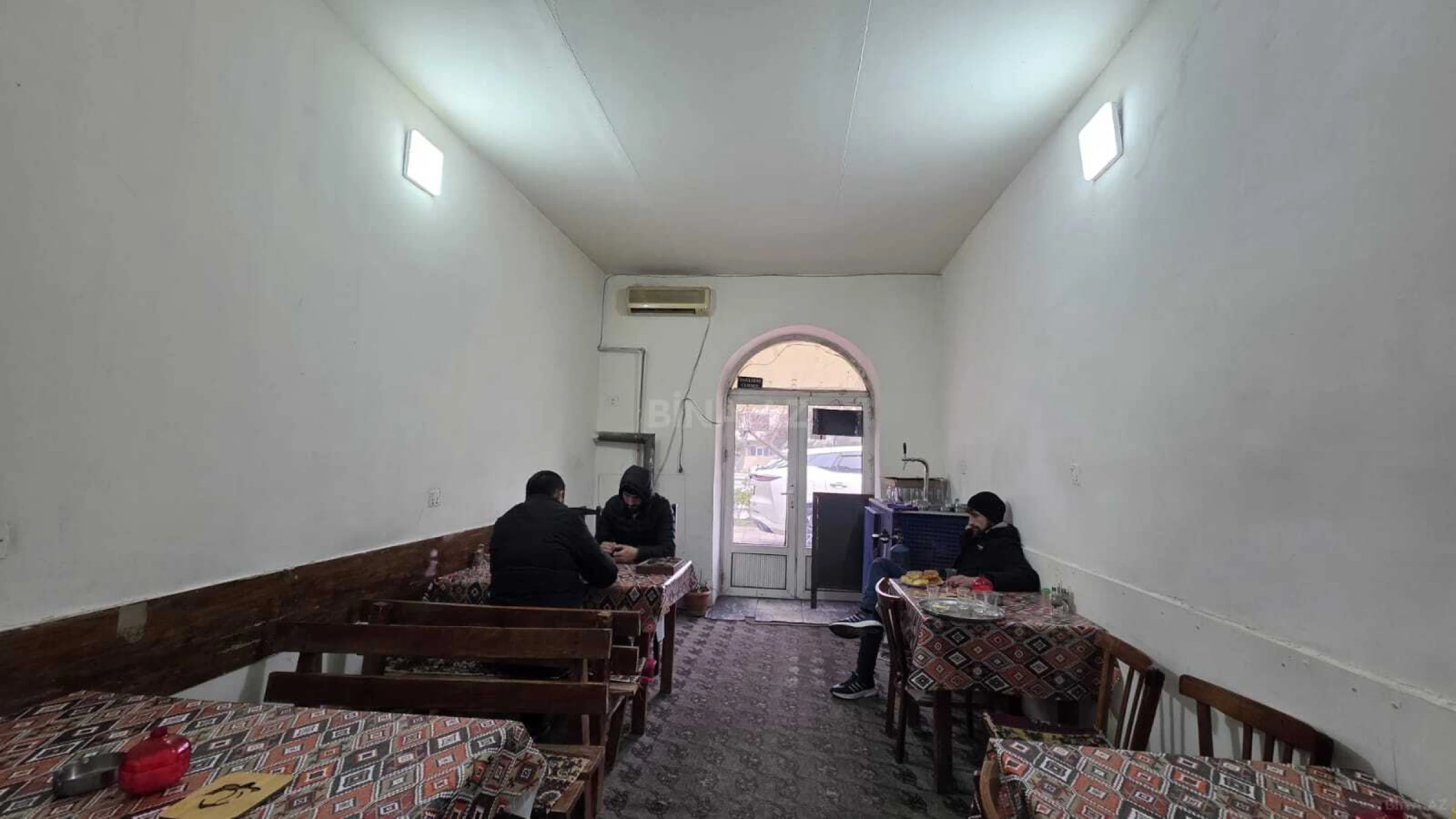 Satılır obyekt 127 m²