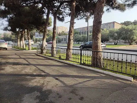 Satılır obyekt 127 m²