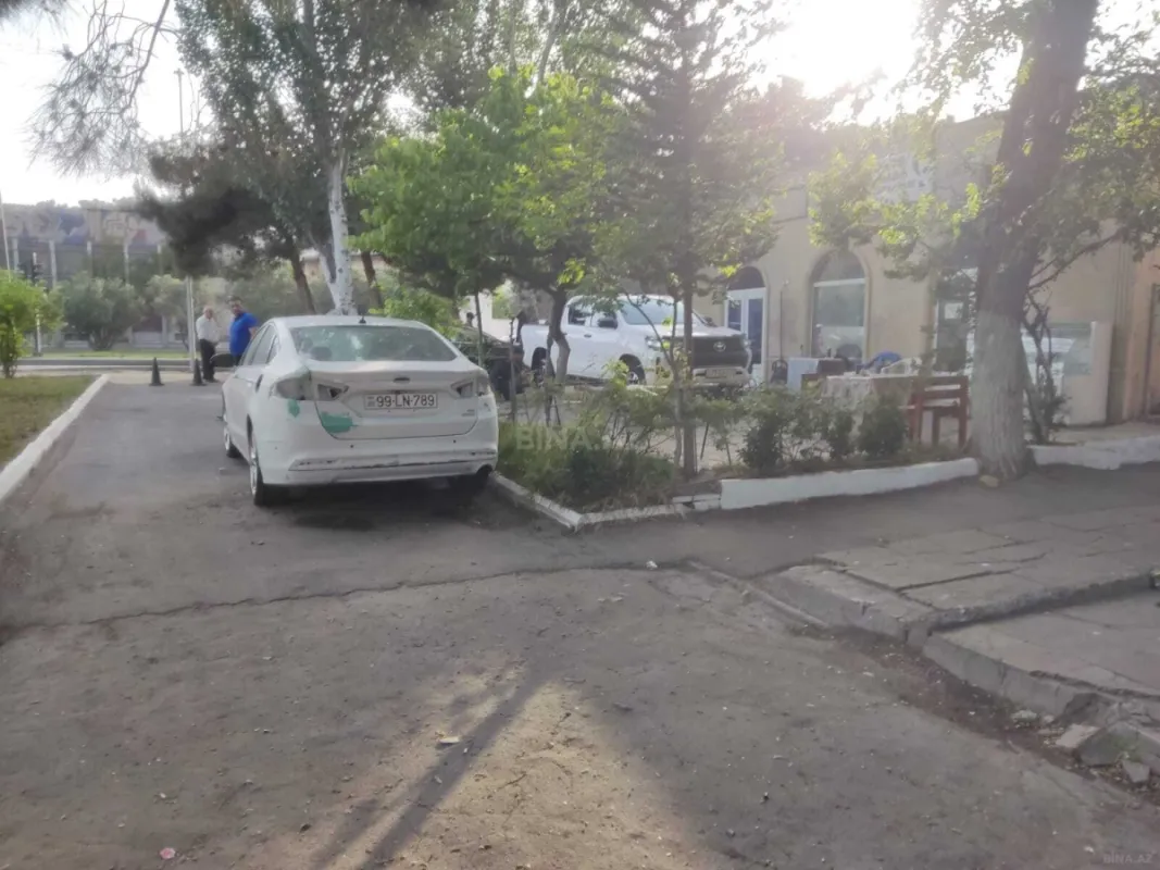 Satılır obyekt 127 m²