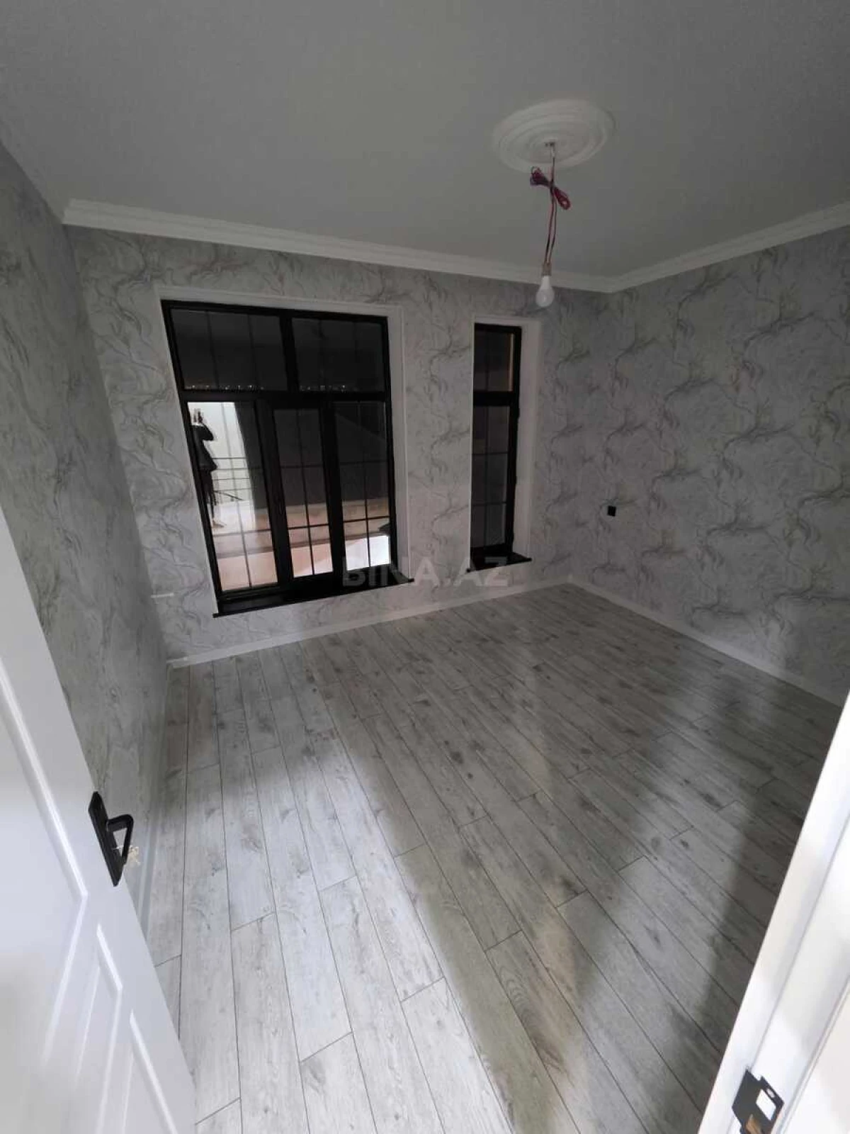 Satılır 6 otaqlı həyət evi 200 m²