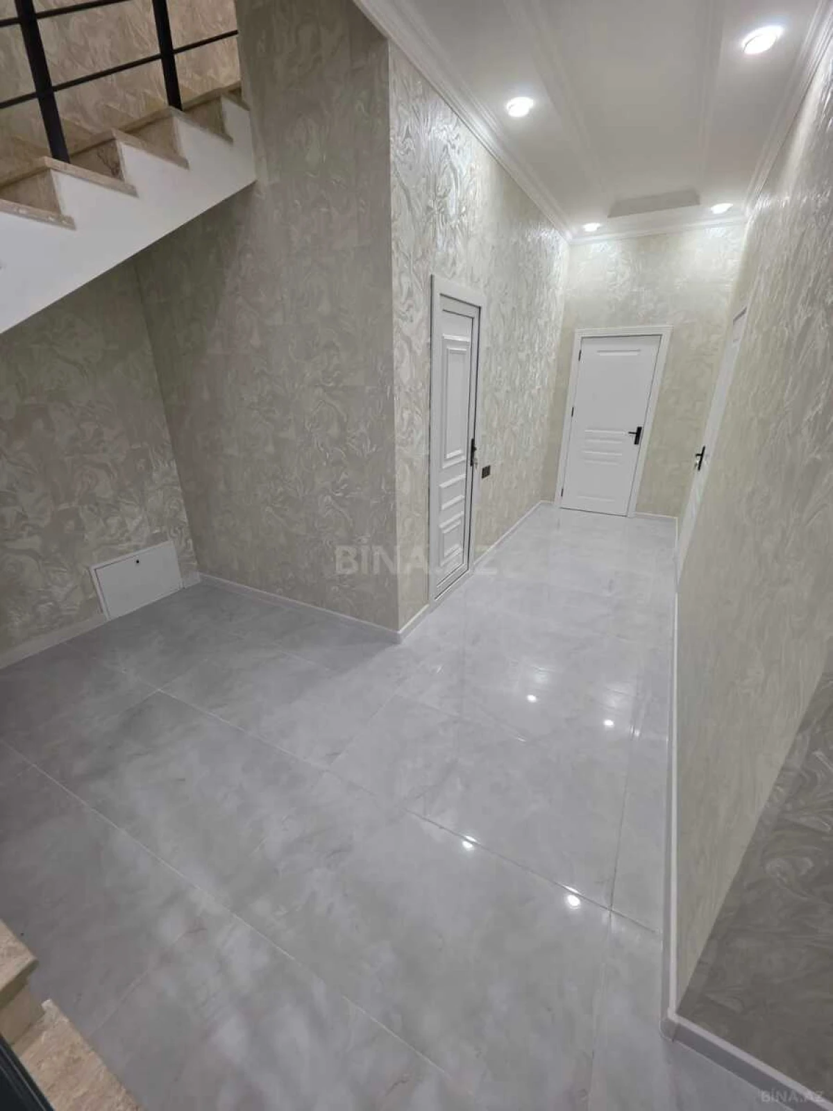 Satılır 6 otaqlı həyət evi 200 m²