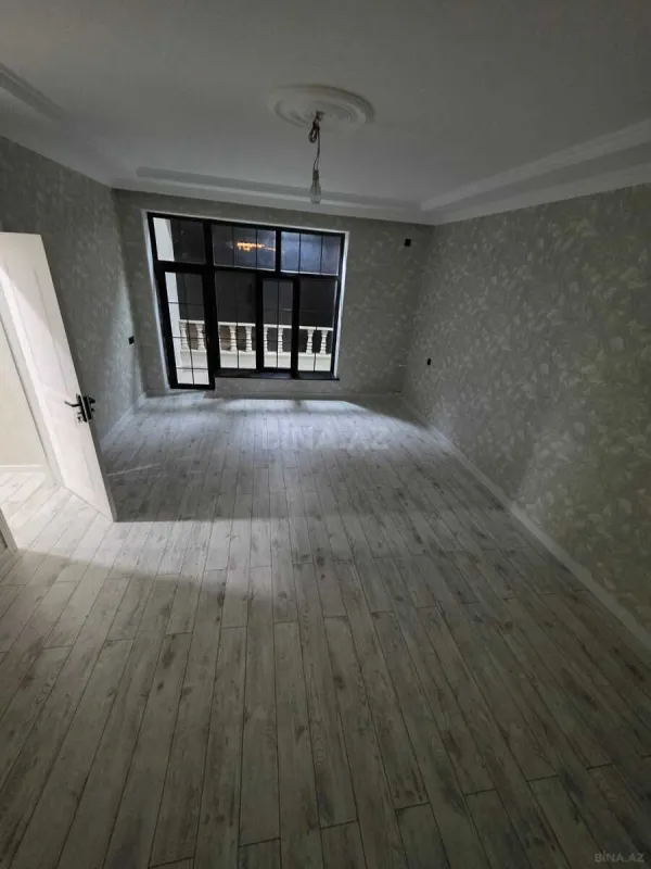 Satılır 6 otaqlı həyət evi 200 m²