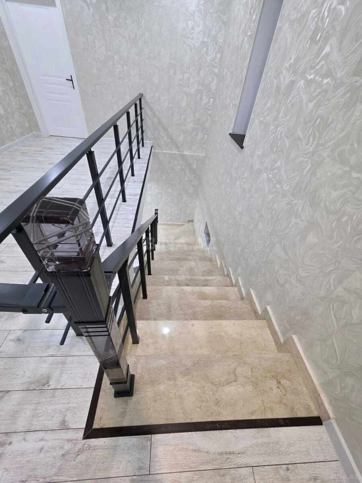 Satılır 6 otaqlı həyət evi 200 m²