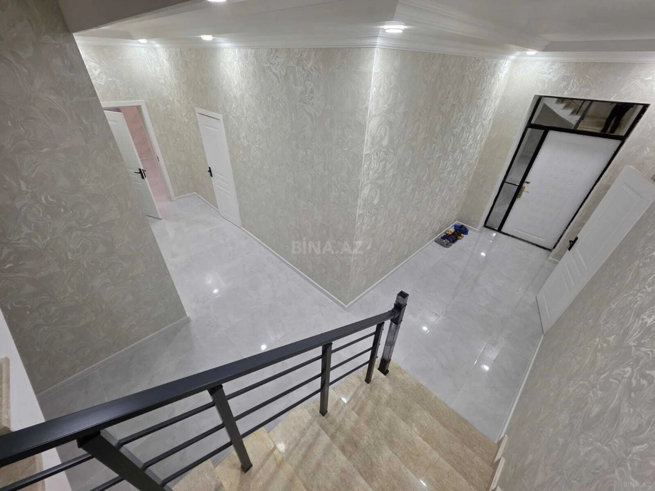 Satılır 6 otaqlı həyət evi 200 m²