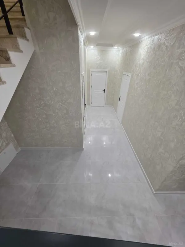 Satılır 6 otaqlı həyət evi 200 m²