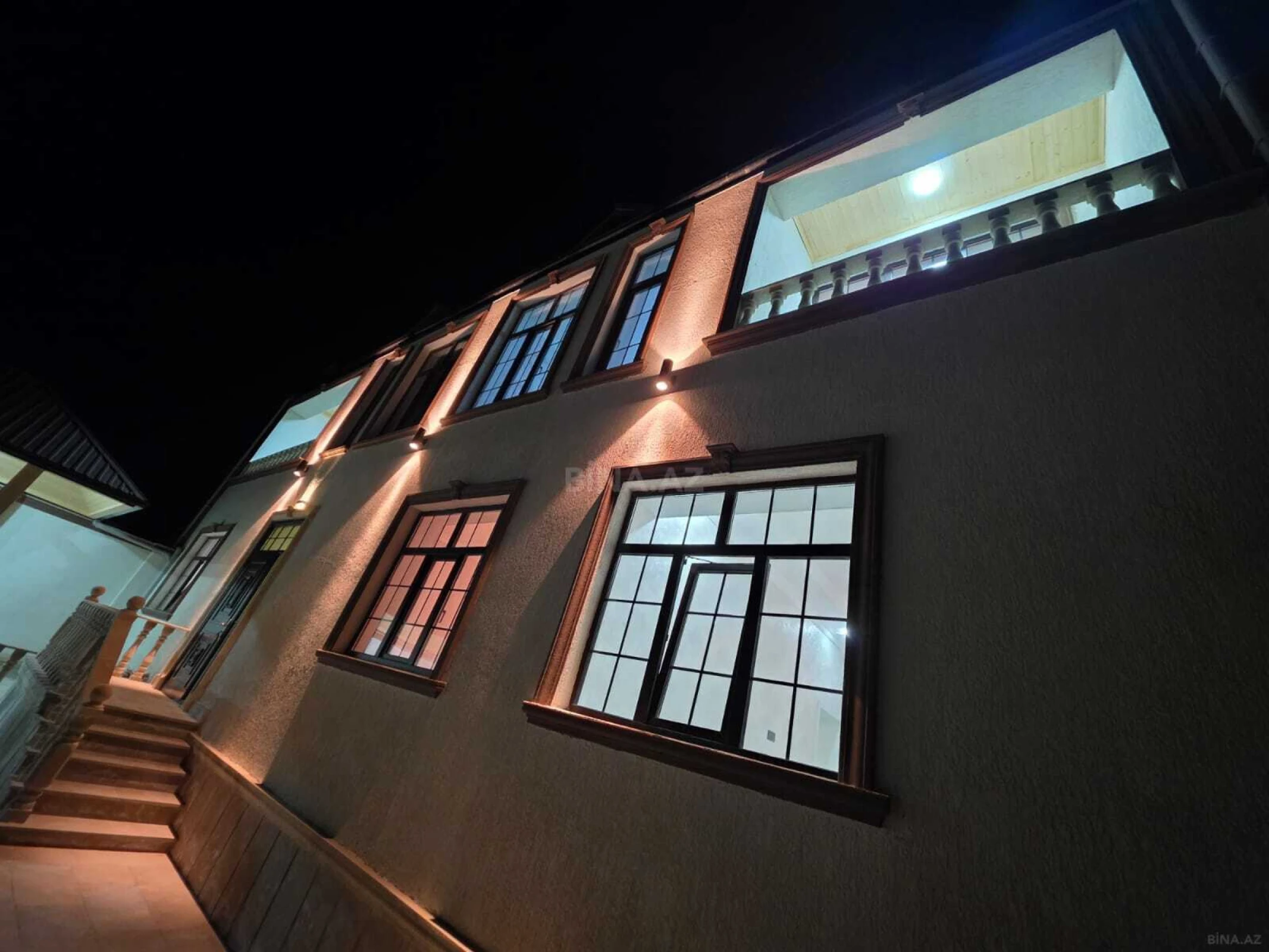 Satılır 6 otaqlı həyət evi 200 m²