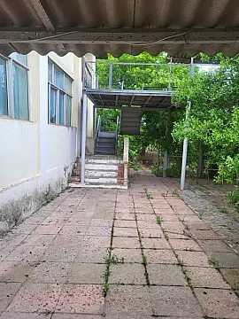 Satılır 6 otaqlı həyət evi 200 m²