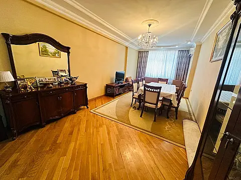 Satılır 3 otaqlı mənzil 120 m² — Bakı, Şəhər mərkəzi 3 otaq 120.00 m²