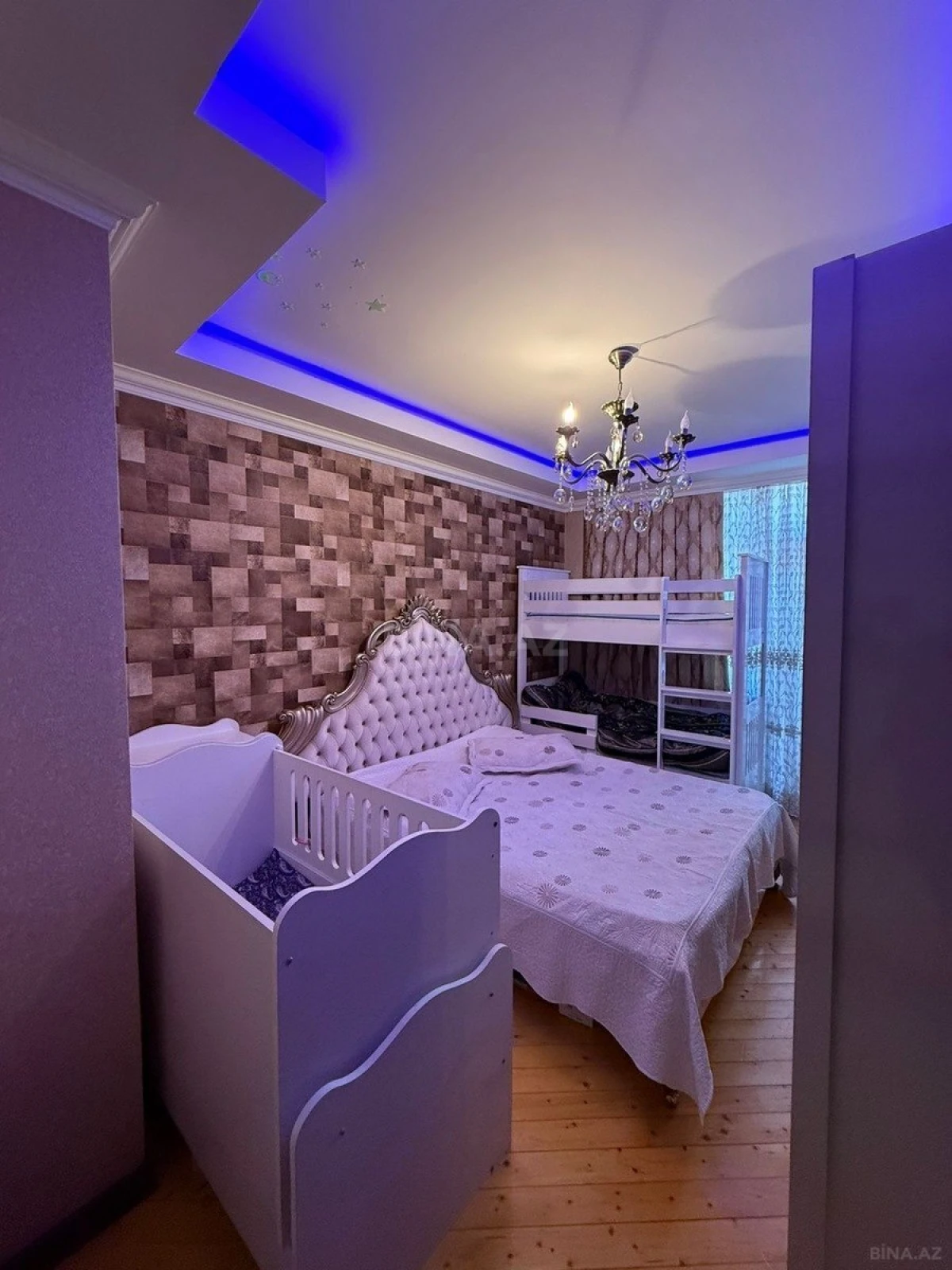 Satılır 2 otaqlı mənzil 78 m²