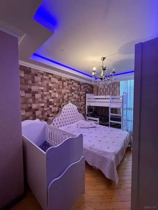 Satılır 2 otaqlı mənzil 78 m²