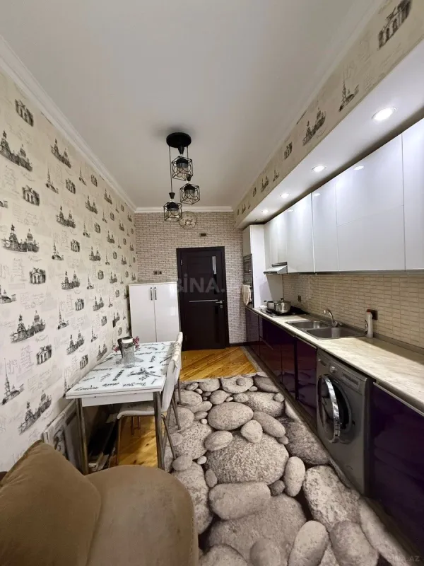 Satılır 2 otaqlı mənzil 78 m²