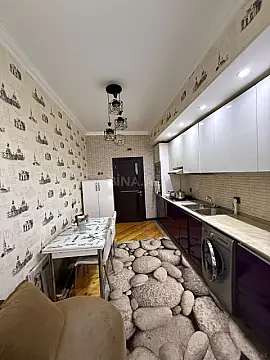 Satılır 2 otaqlı mənzil 78 m²