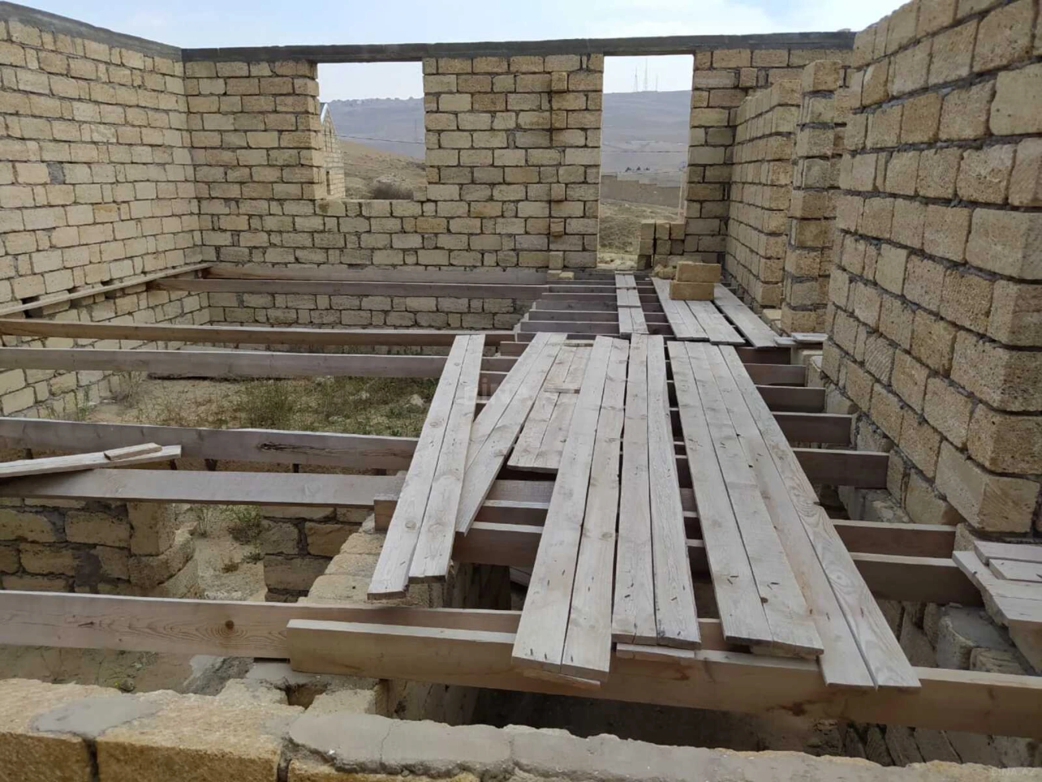 Satılır 4 otaqlı həyət evi 120 m²