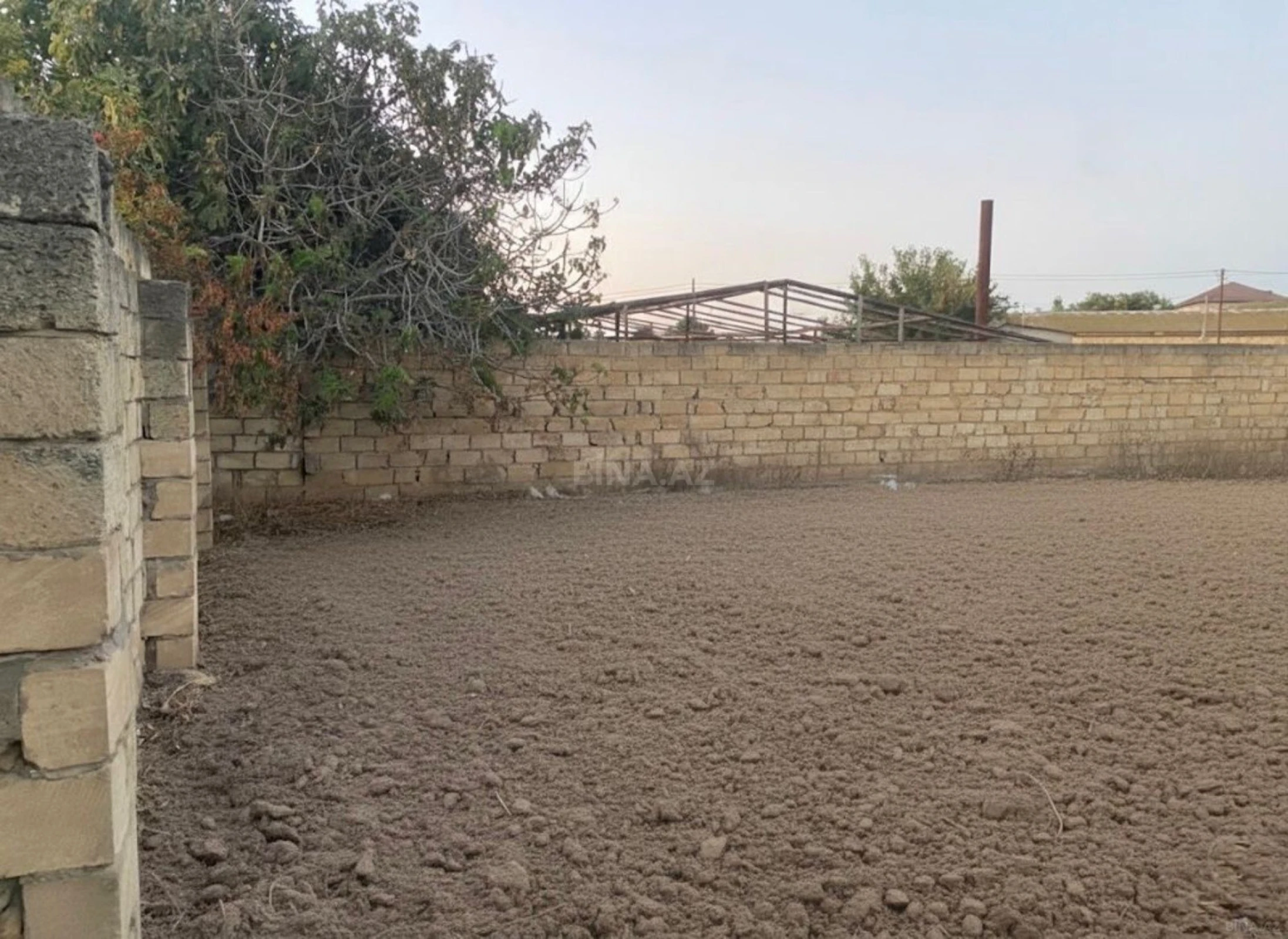 Satılır torpaq sahəsi 10 m²