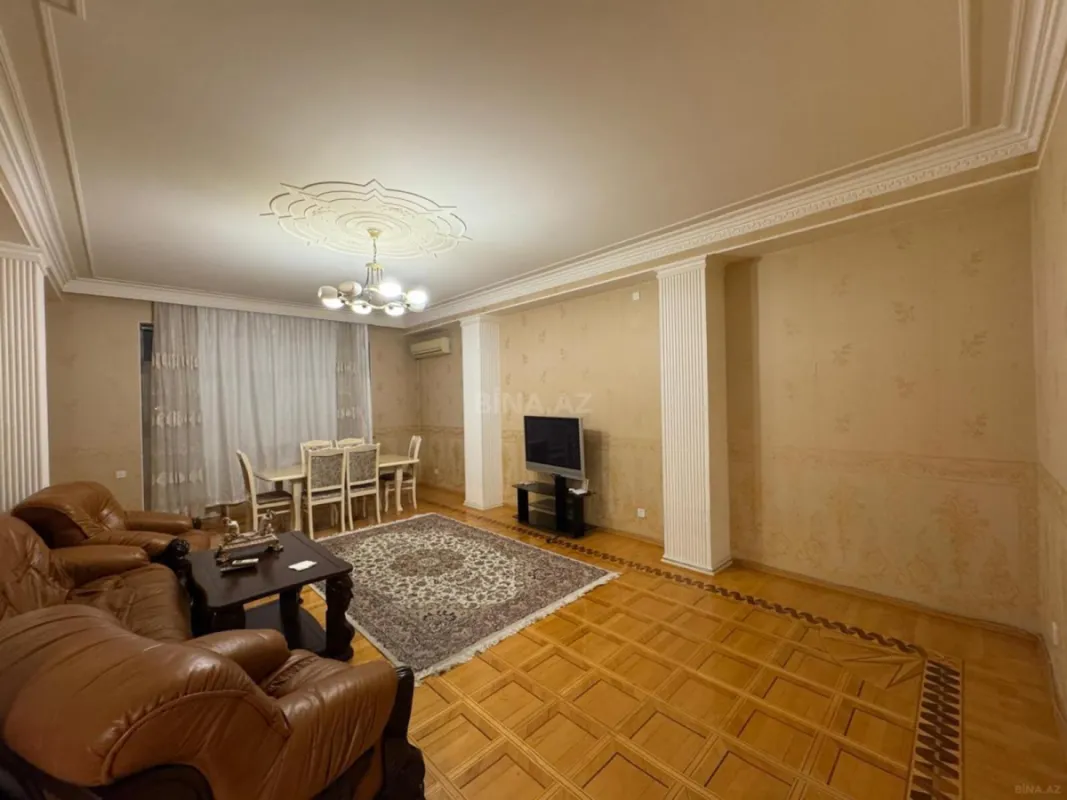 Kirayə verilir 4 otaqlı mənzil 160 m²