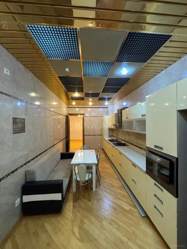 Kirayə verilir 4 otaqlı mənzil 160 m²