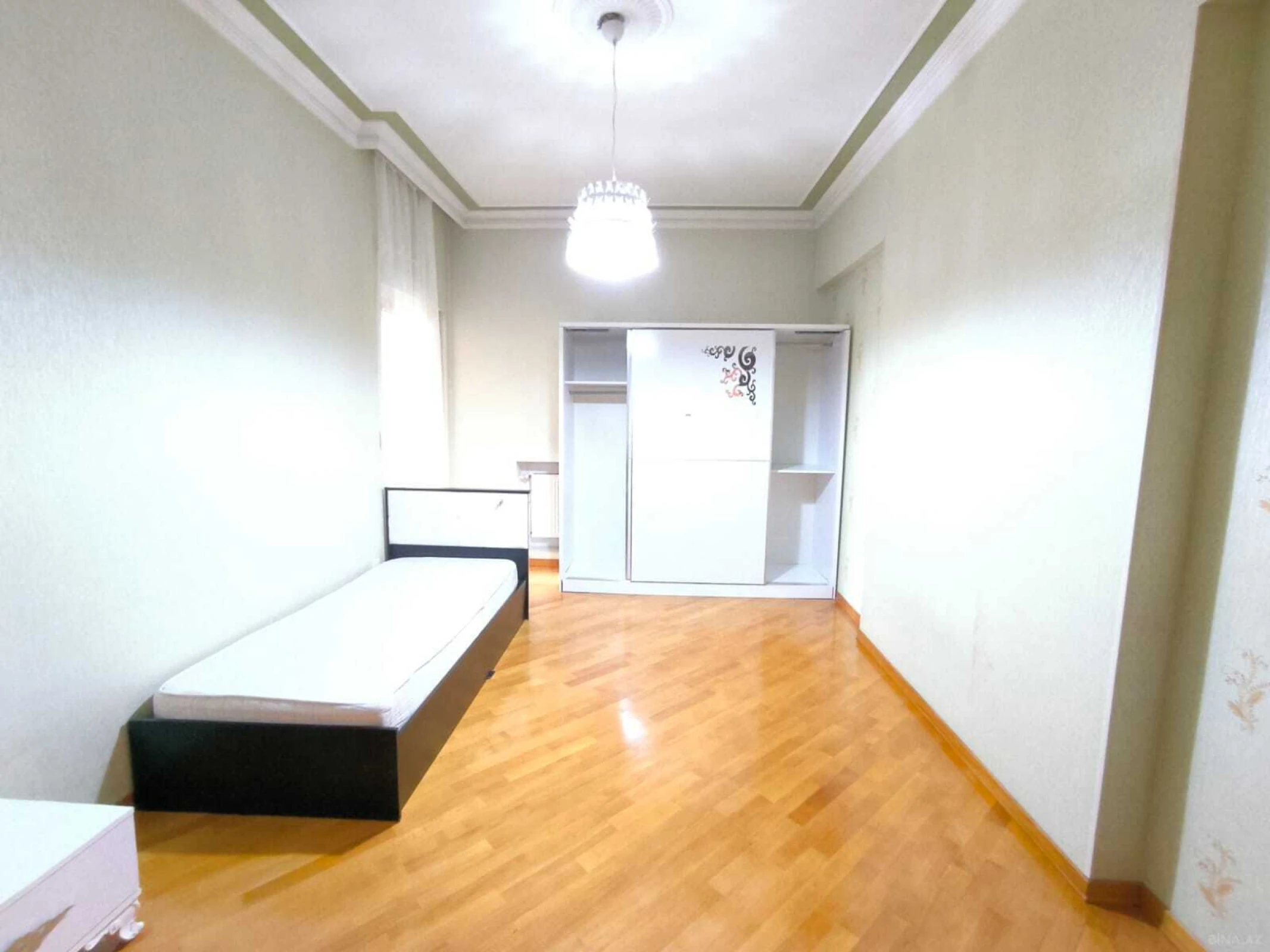 Kirayə verilir 4 otaqlı mənzil 160 m²