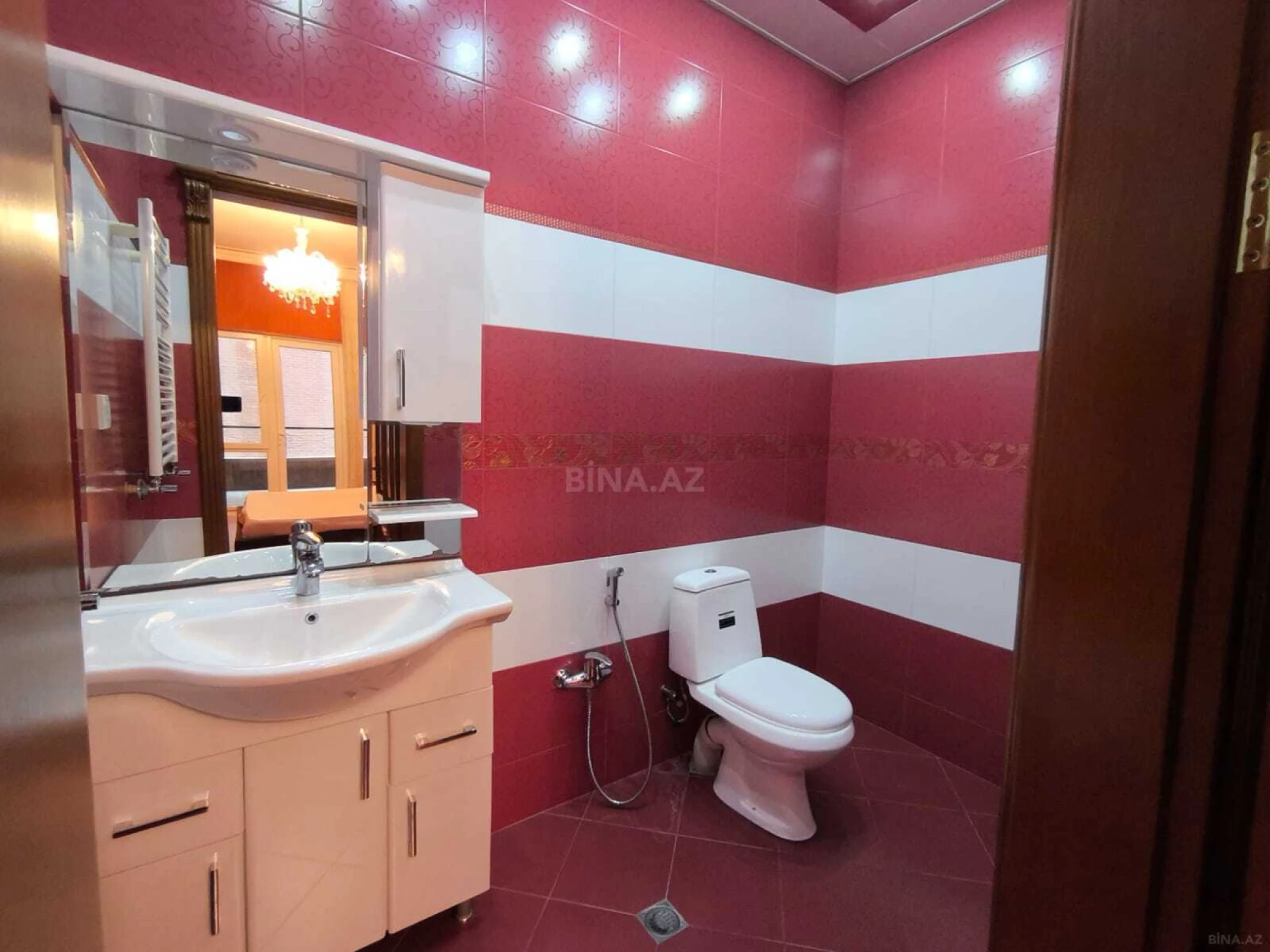 Kirayə verilir 4 otaqlı mənzil 160 m²