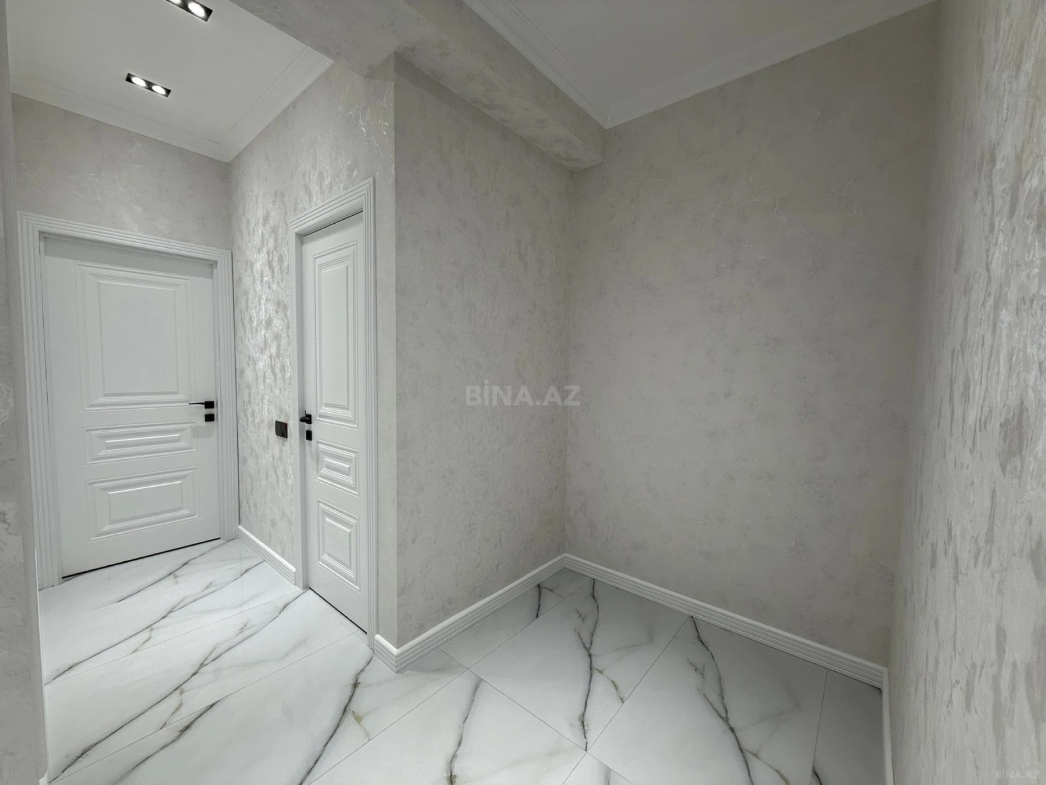 Satılır 3 otaqlı mənzil 82 m²