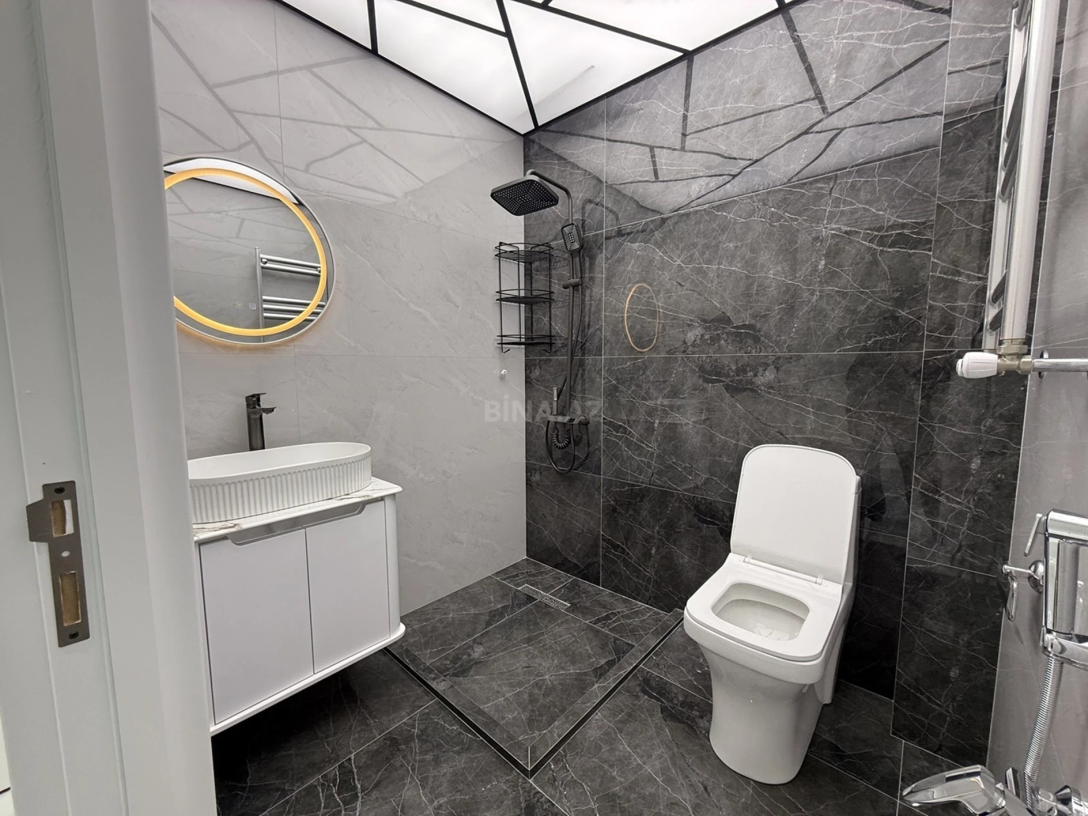 Satılır 3 otaqlı mənzil 82 m²