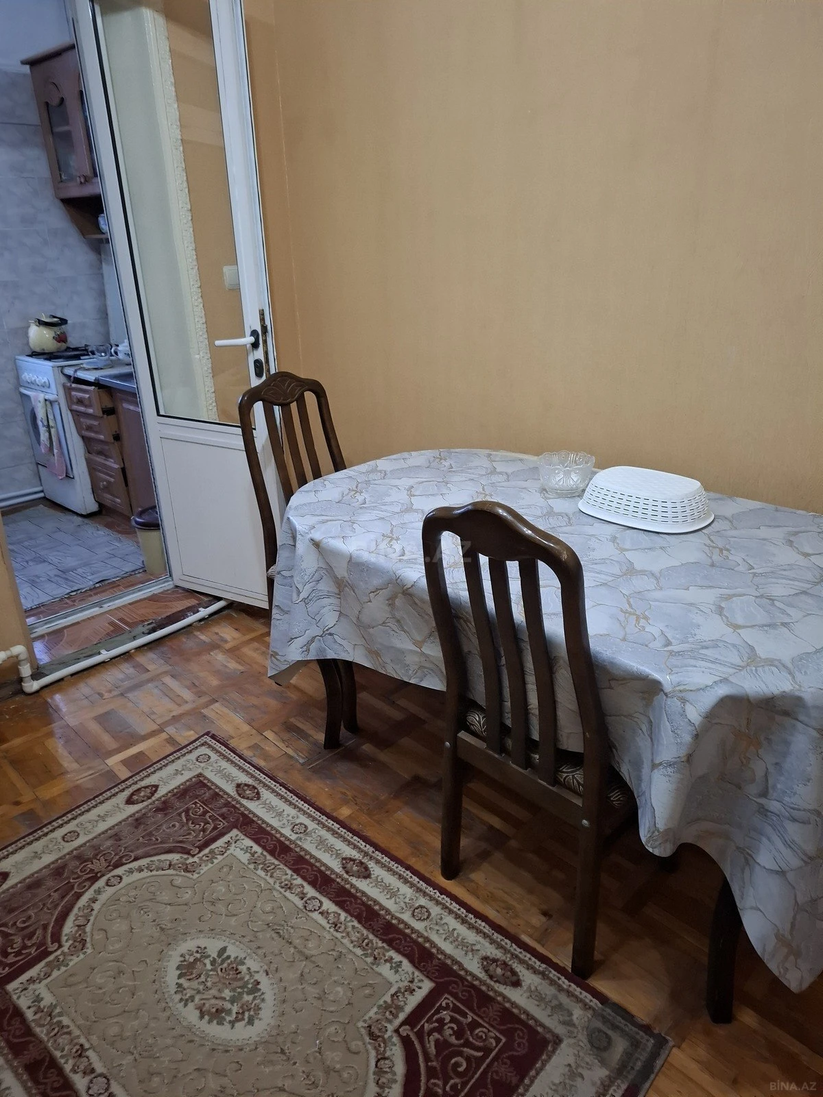Kirayə verilir 2 otaqlı mənzil 60 m²