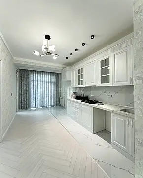 Satılır 4 otaqlı mənzil 131 m²