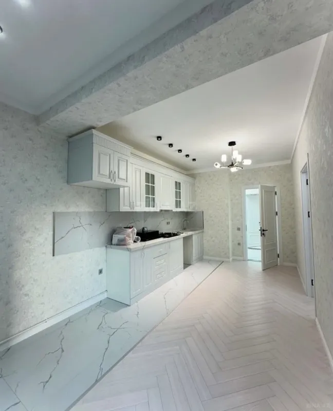 Satılır 4 otaqlı mənzil 131 m²