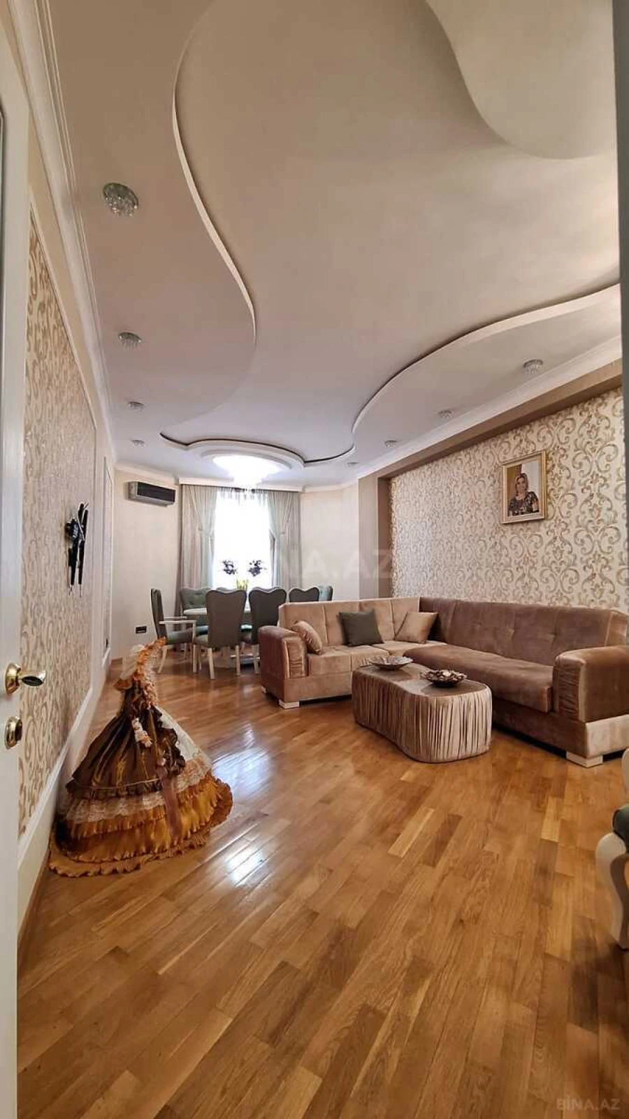 Satılır 2 otaqlı mənzil 98 m²