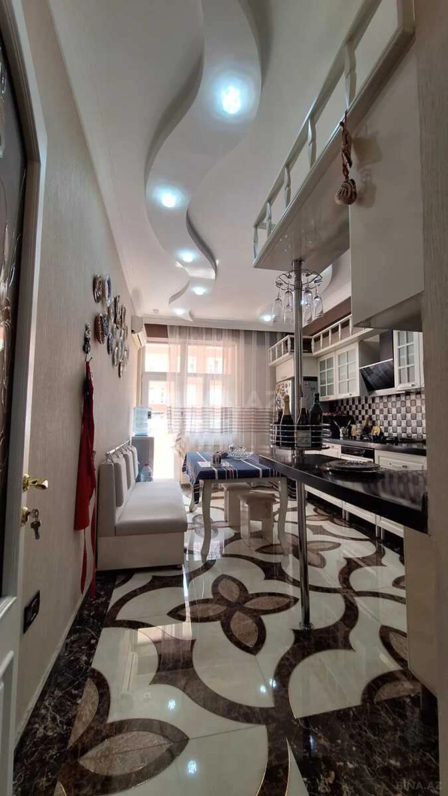 Satılır 2 otaqlı mənzil 98 m²