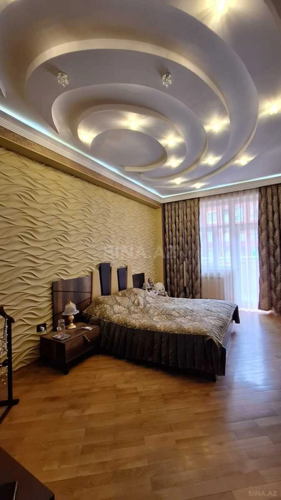 Satılır 2 otaqlı mənzil 98 m²