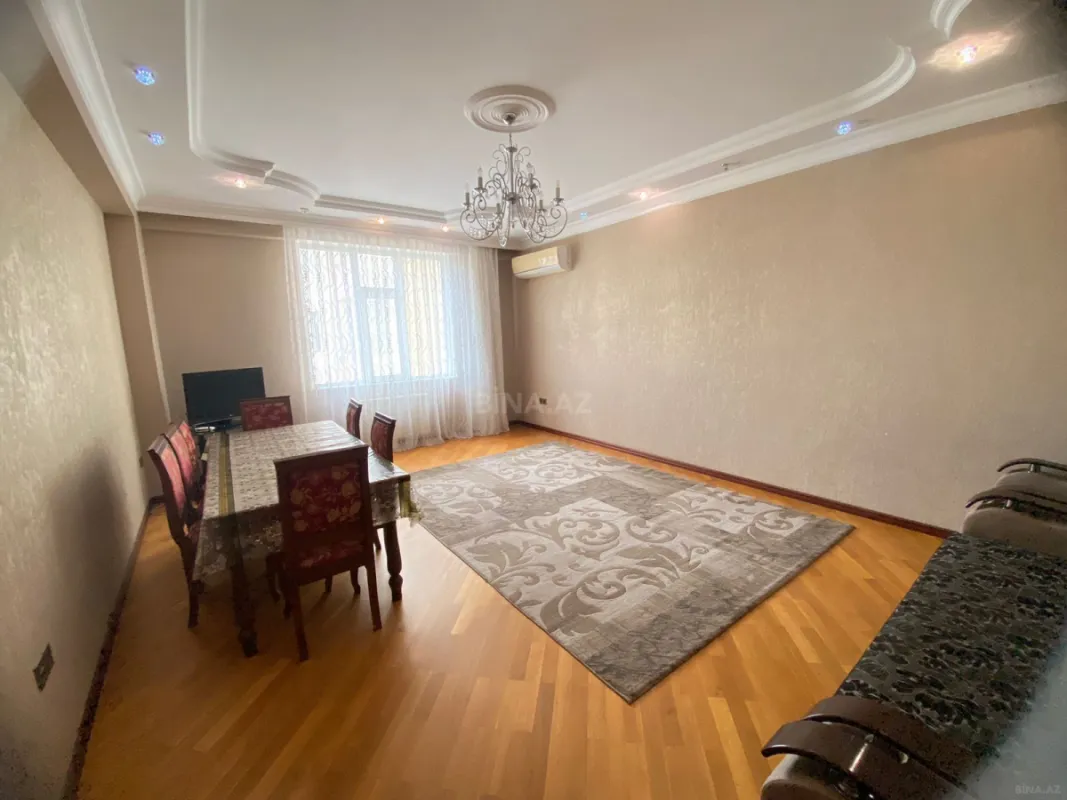 Kirayə verilir 2 otaqlı mənzil 80 m²
