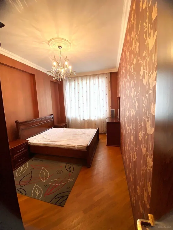 Kirayə verilir 2 otaqlı mənzil 80 m²