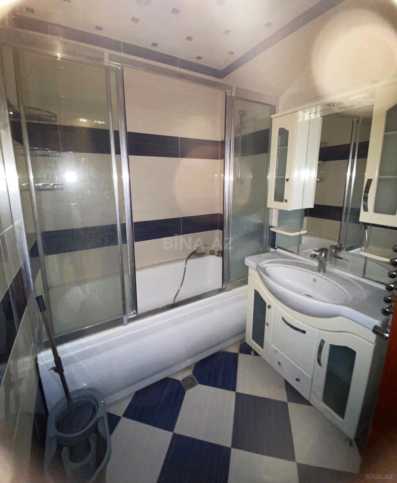 Kirayə verilir 2 otaqlı mənzil 80 m²