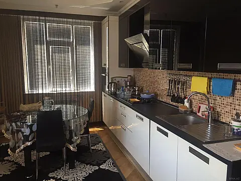 Kirayə verilir 2 otaqlı mənzil 70 m²
