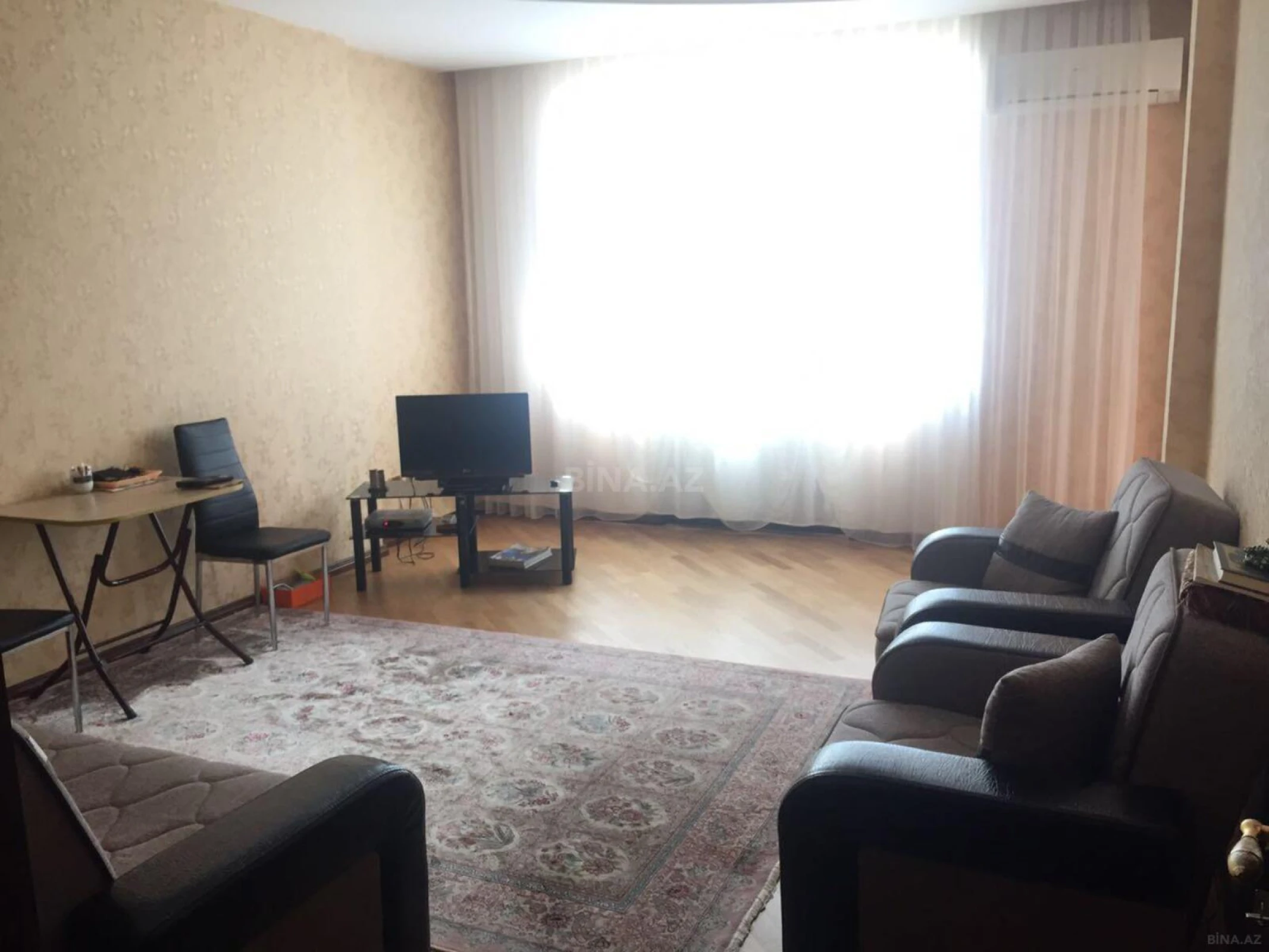 Kirayə verilir 2 otaqlı mənzil 70 m²