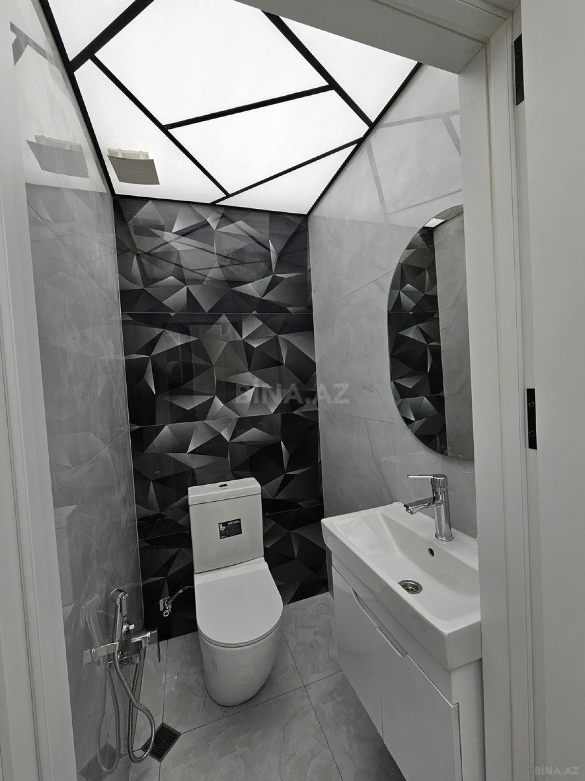 Satılır 3 otaqlı mənzil 68.5 m²