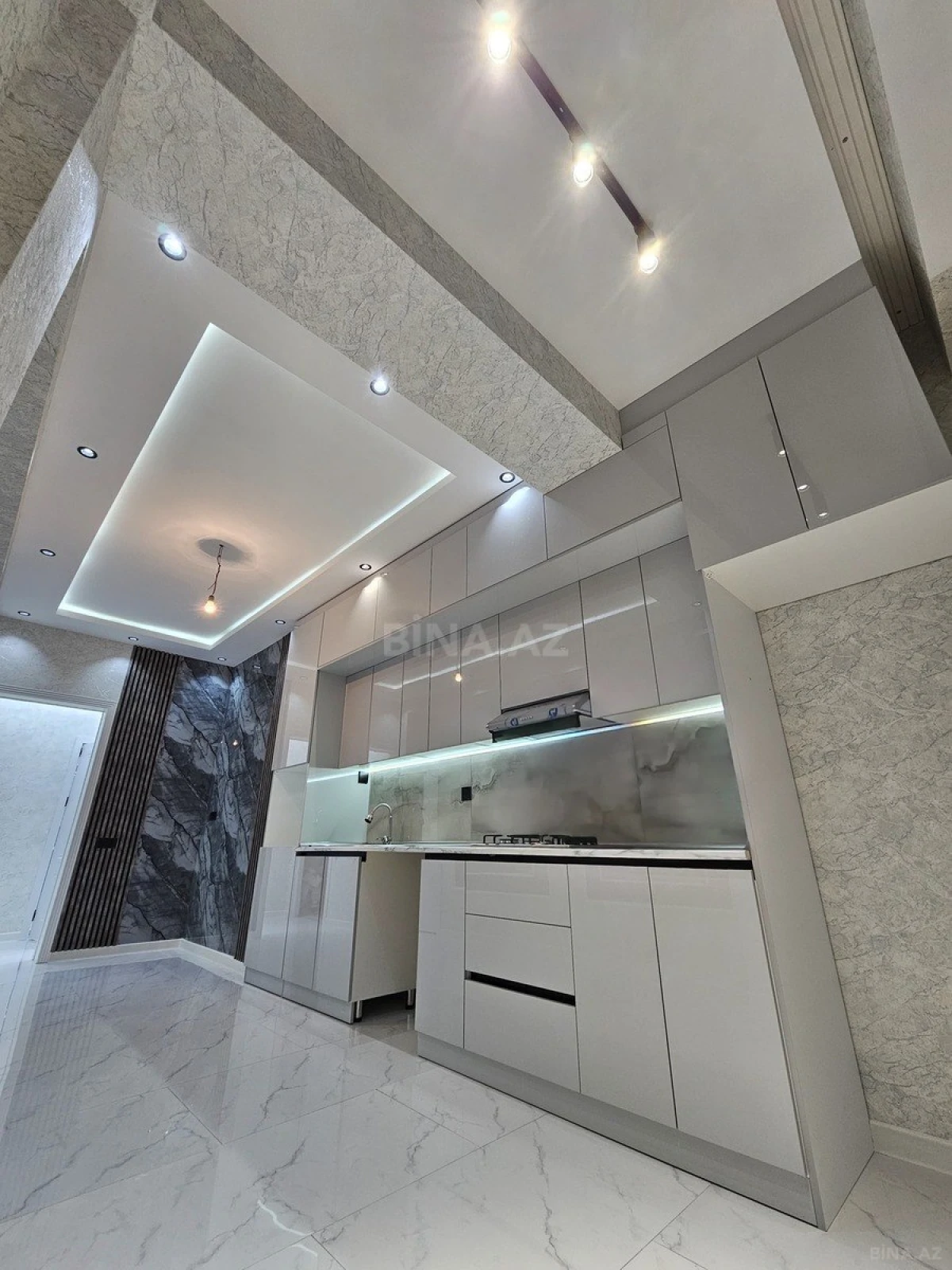 Satılır 3 otaqlı mənzil 68.5 m²