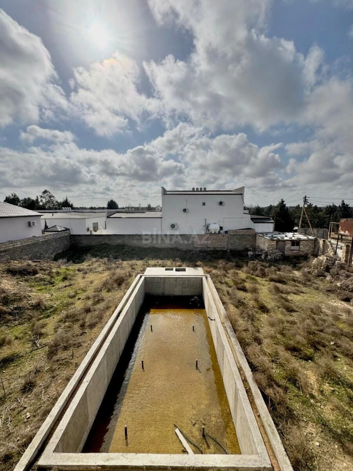 Satılır 6 otaqlı həyət evi 350 m²