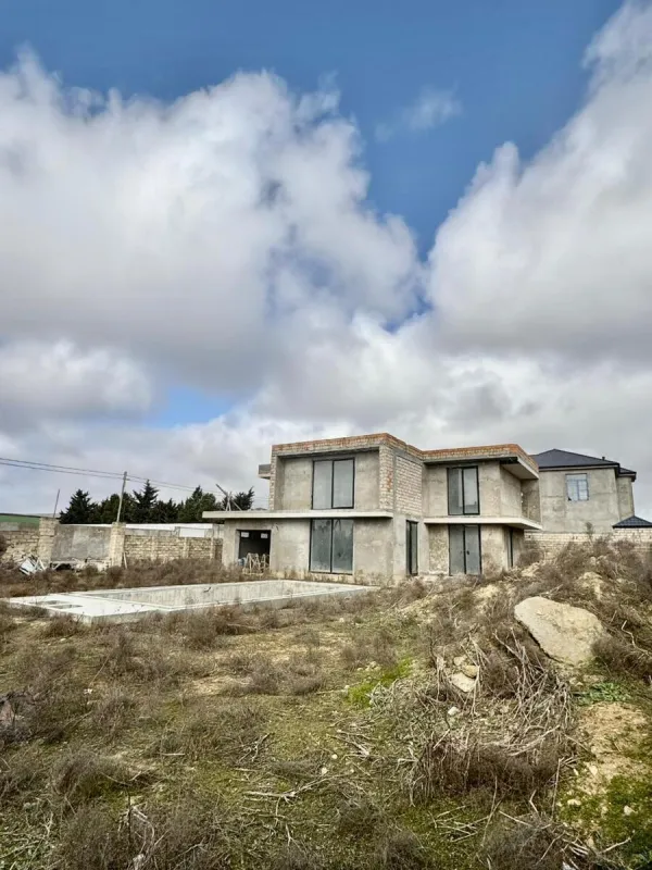 Satılır 6 otaqlı həyət evi 350 m²