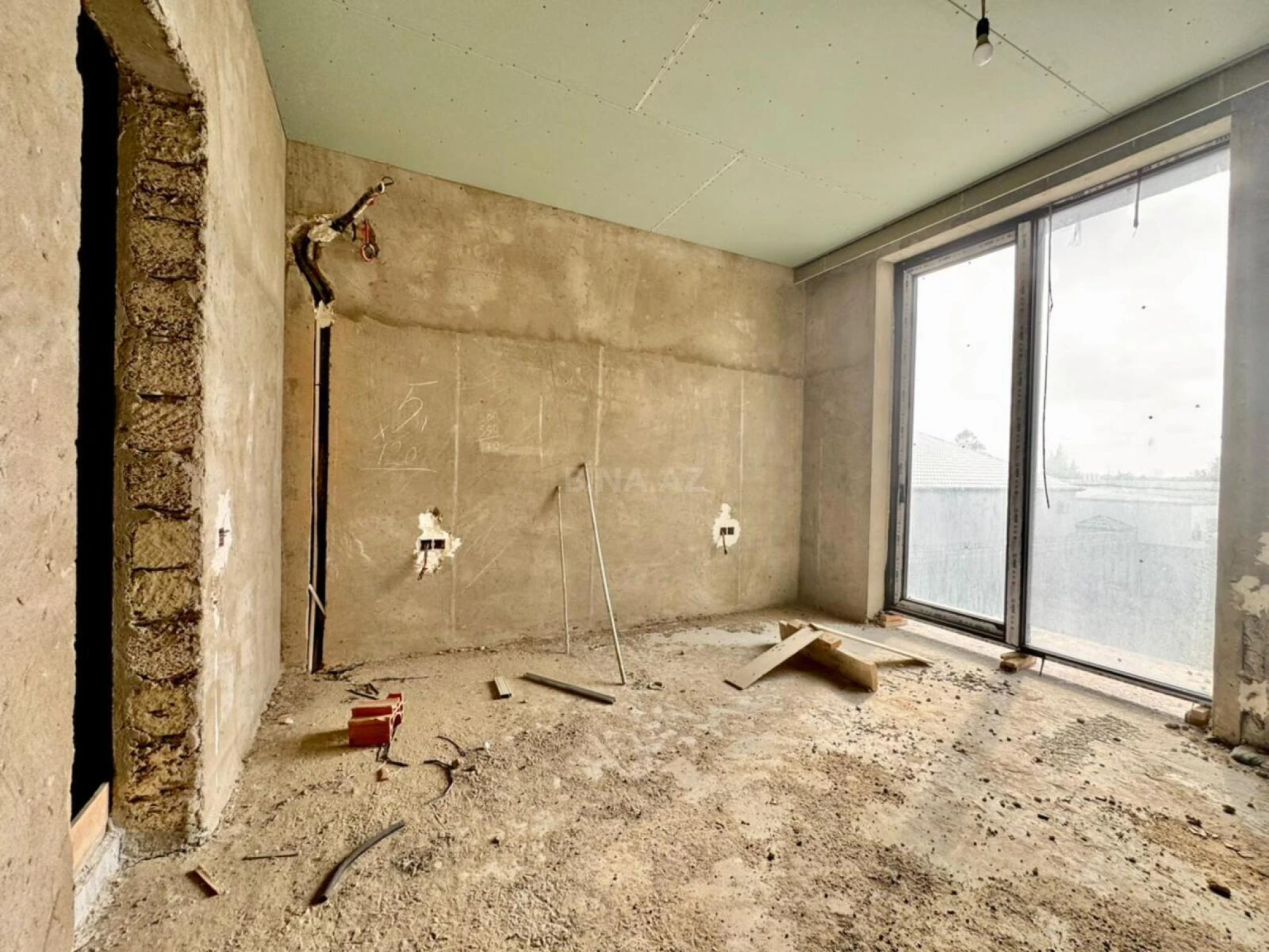 Satılır 6 otaqlı həyət evi 350 m²