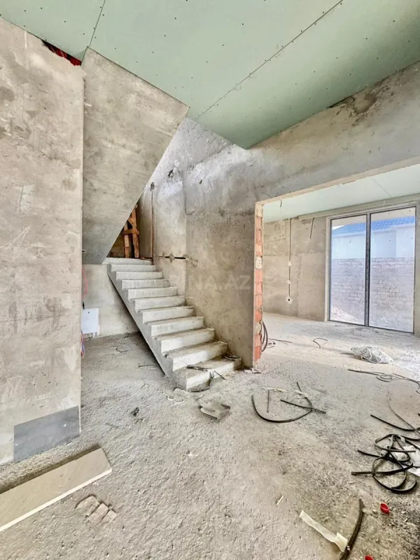 Satılır 6 otaqlı həyət evi 350 m²