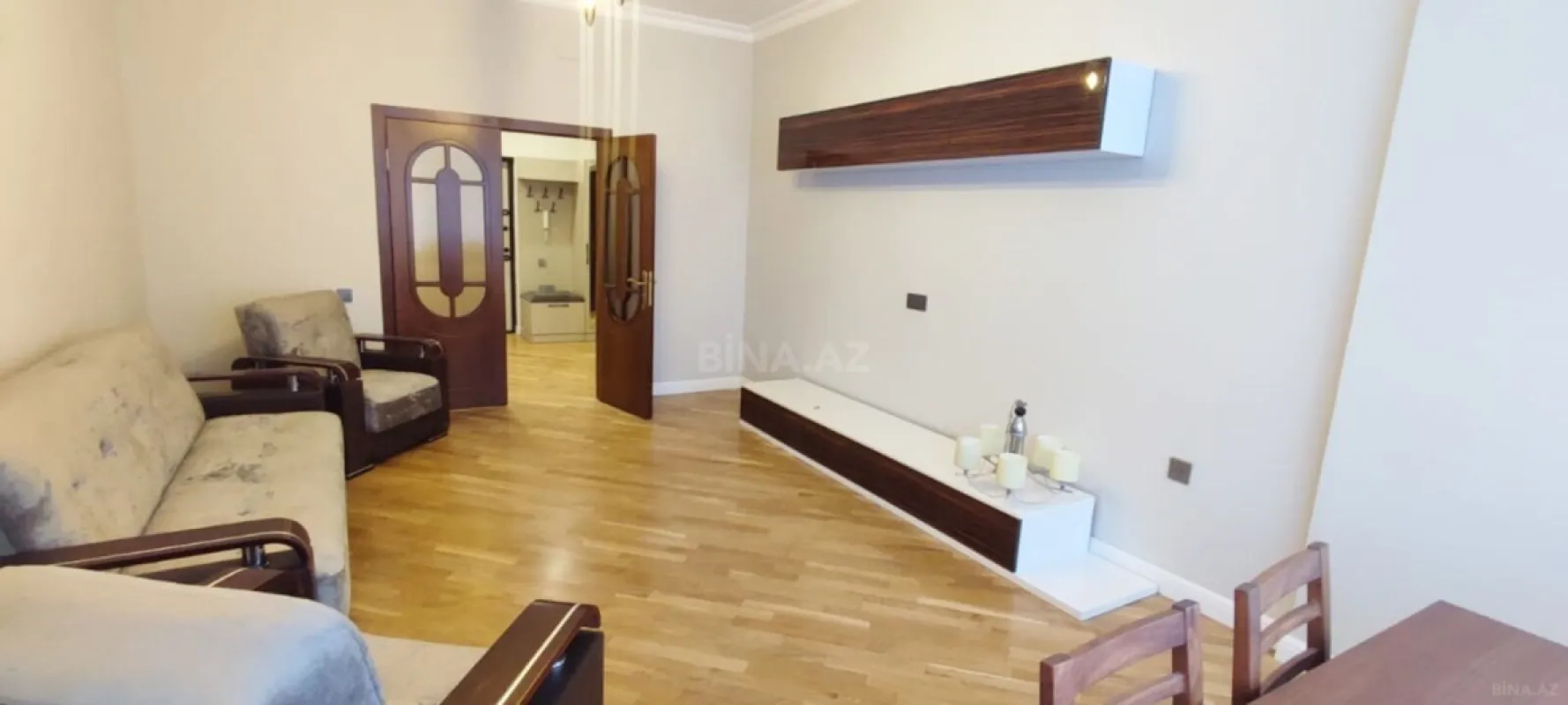 Kirayə verilir 2 otaqlı mənzil 87 m²