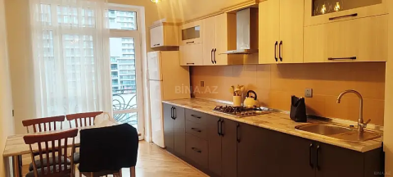 Kirayə verilir 2 otaqlı mənzil 87 m²