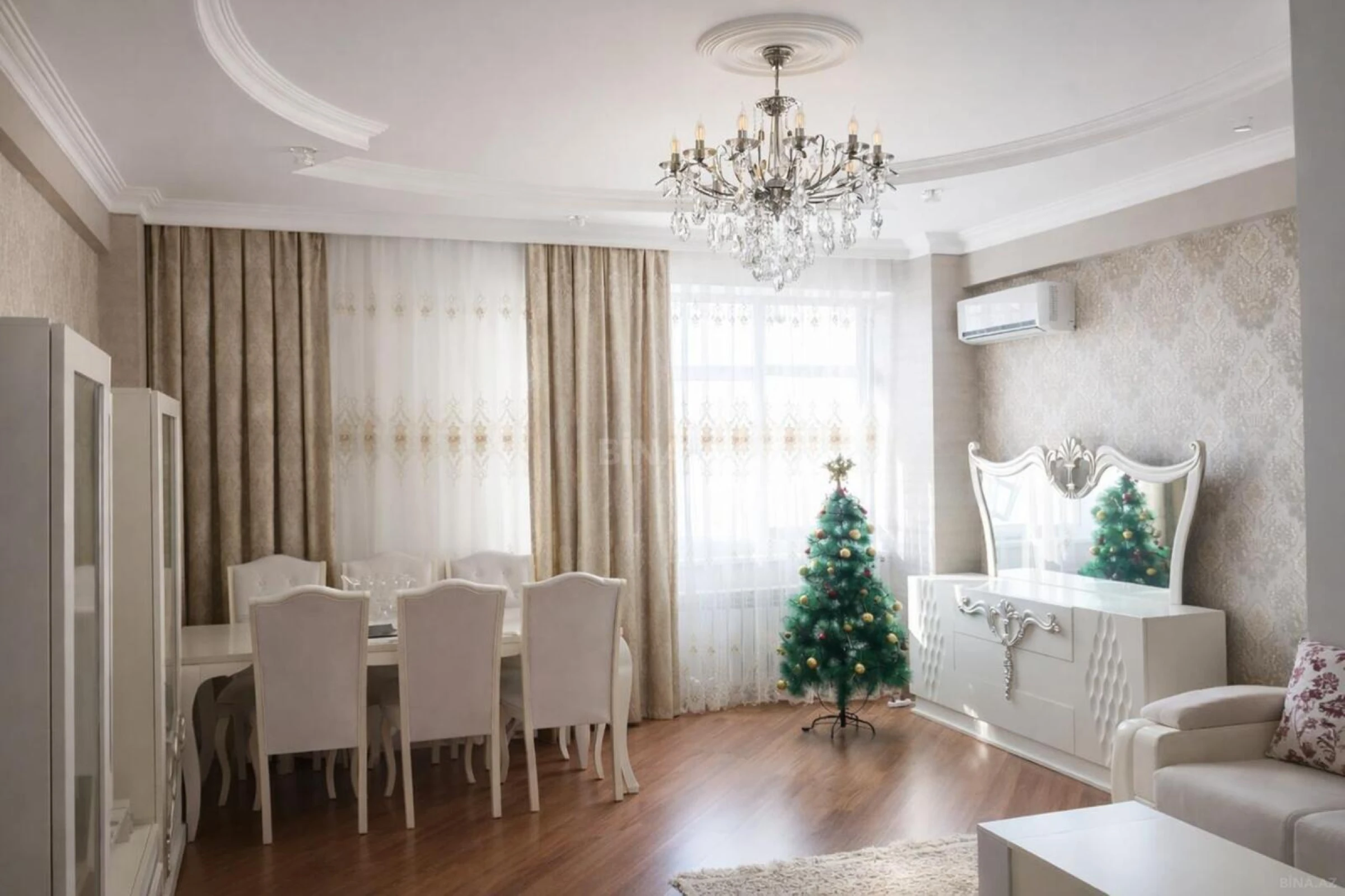 Satılır 2 otaqlı mənzil 101 m²