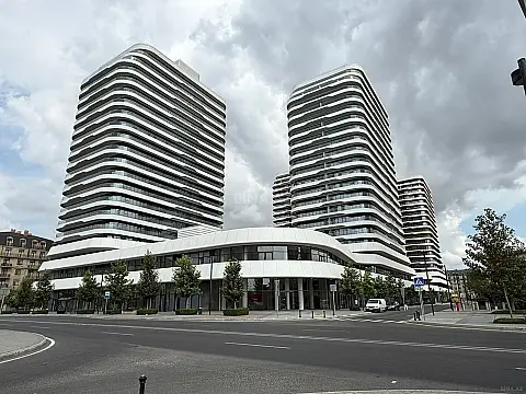 Satılır 3 otaqlı mənzil 187 m² — Bakı, Yeni Günəşli 3 otaq 187.00 m²