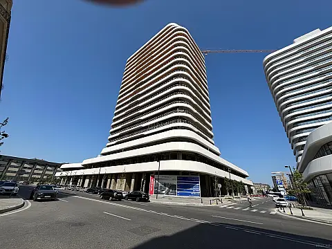 Satılır 3 otaqlı mənzil 187 m²