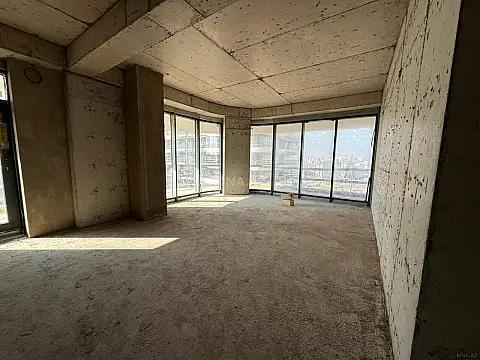 Satılır 3 otaqlı mənzil 187 m²