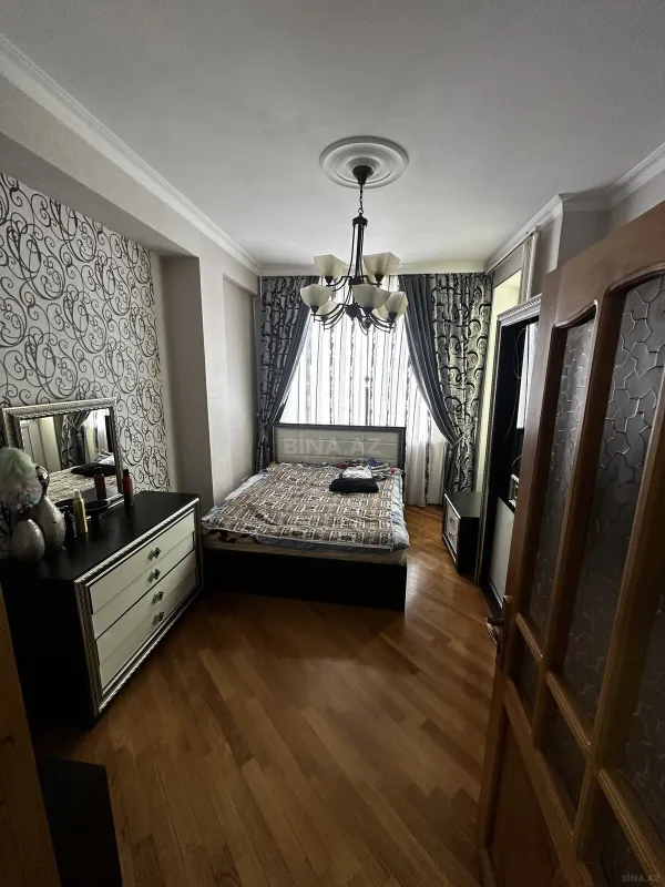 Satılır 2 otaqlı mənzil 105 m²